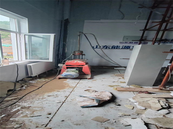 柳北地基基础下沉墙体裂缝加固注浆顶升施工